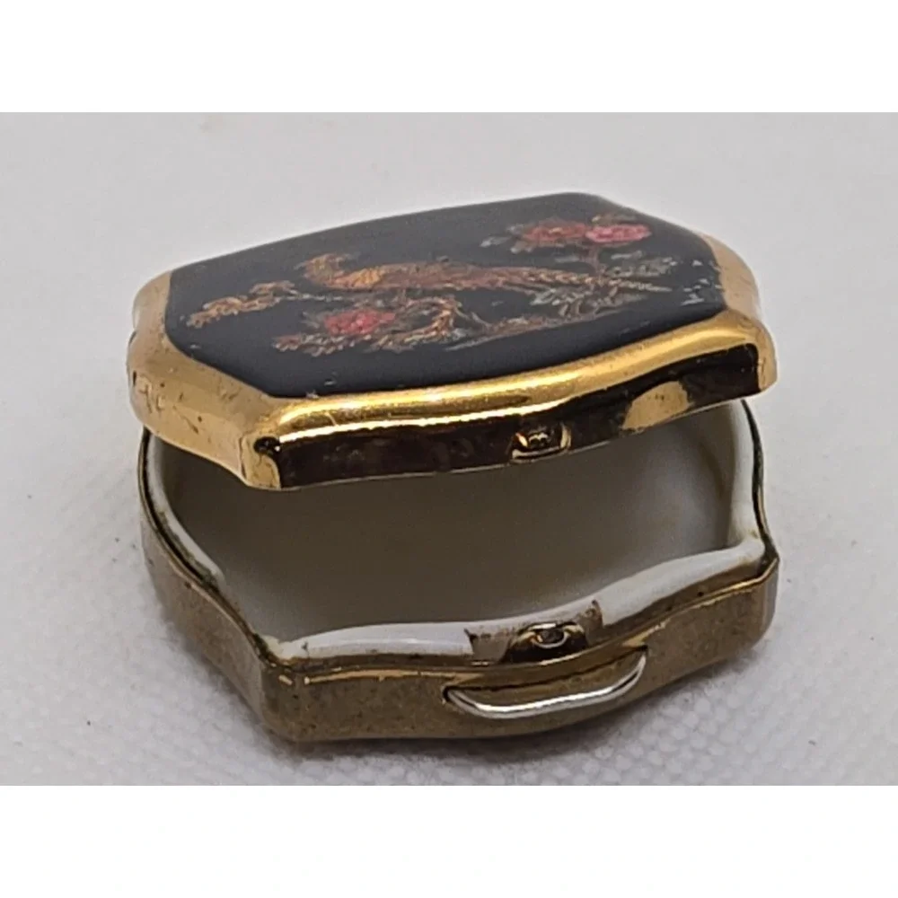 Vintage 1950's Stratton Enameled Pill Box Asian Pheasant Black‎ Gold England